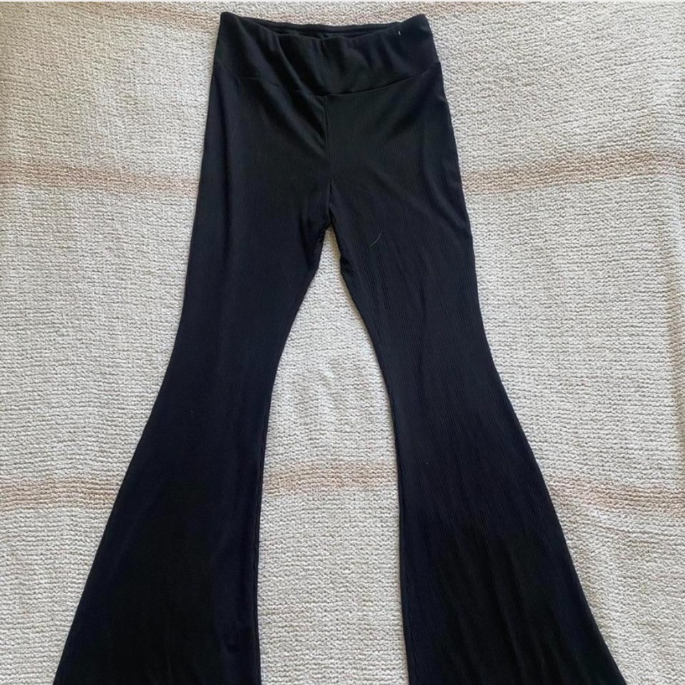 Black Ruffled Flare Leggings